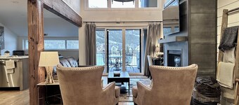 BEST LOCATION! Ski-In Ski-Out - 3BD 2BR - Copper Mtn Resort - HotTub, Sleeps 8