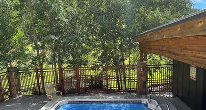 Ski-in, Ski-out - 3BD 2BR - Copper Mtn Resort - HotTub