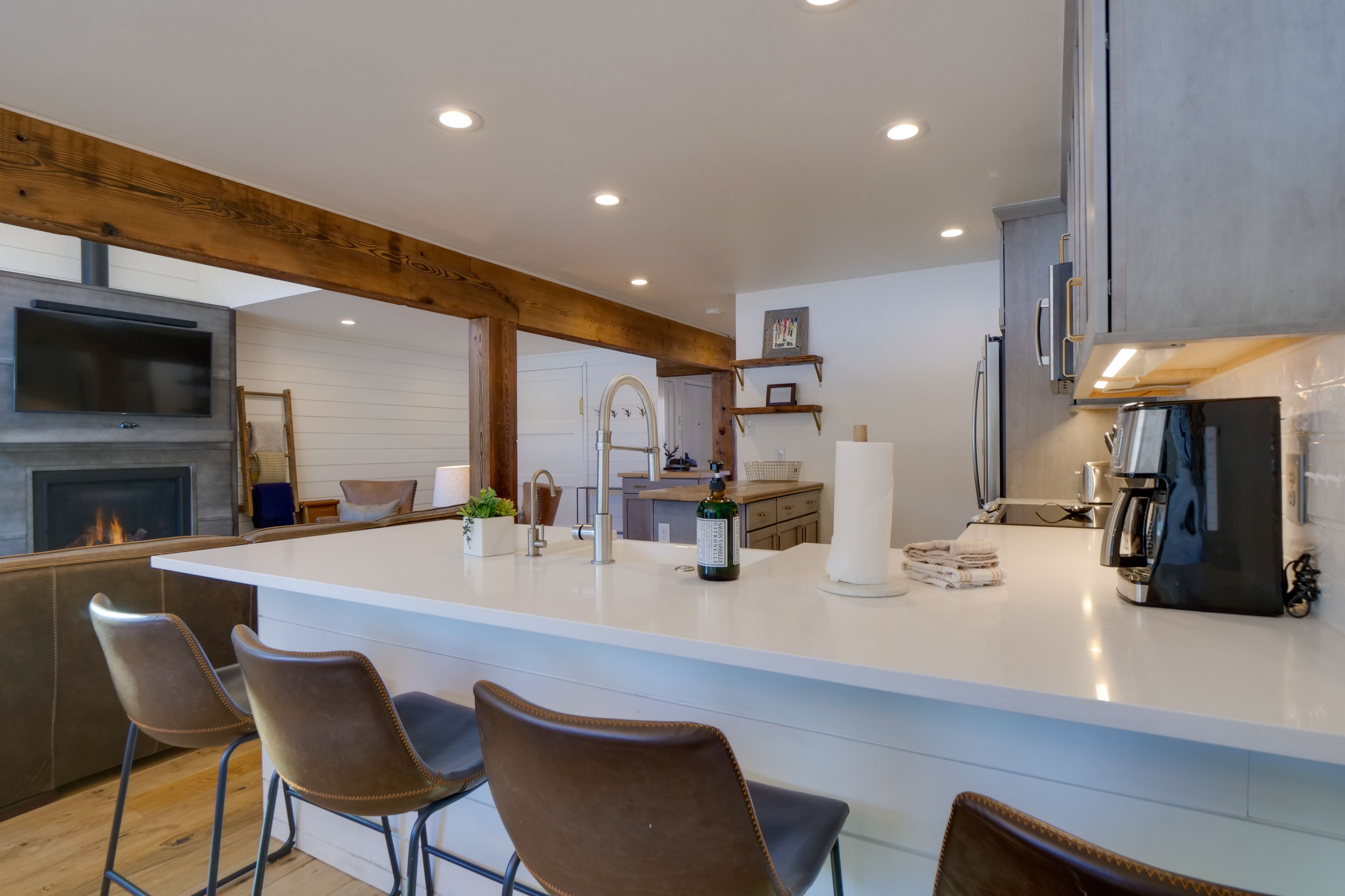 雪櫃、微波爐、焗爐、爐具