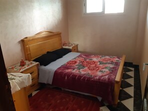 1 bedroom, bed sheets