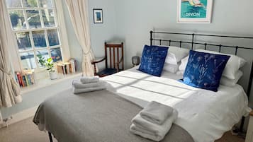 Double Room | Free WiFi, bed sheets
