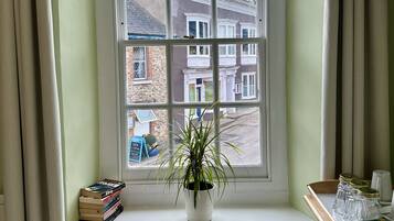 Double Room | Free WiFi, bed sheets