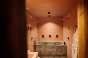 Master Suite | Bilik Mandi | Pancuran mandi, hulu semburan mandi hujan 