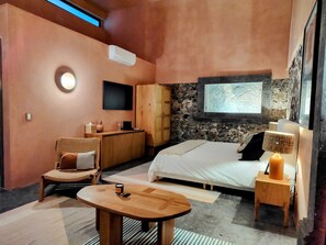 Egyptian cotton sheets, premium bedding, down duvets, pillow-top beds - Maison Mexique Hotel Boutique San Miguel de Allende (San Miguel de Allende)