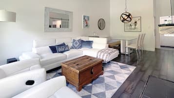 Croissant des Soleils - 1069 | Living room | 40-inch TV with cable channels, fireplace