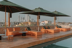 2 outdoor pools, open 9:00 AM to 6:00 PM, free cabanas, pool umbrellas - Osh Hotel Cartagena (Cartagena)