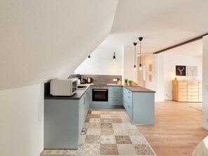 Køleskab, mikrobølgeovn, ovn, opvaskemaskine