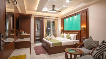 Premium kamer, 1 slaapkamer, uitzicht op bergen, hoek | Lakens van Egyptisch katoen, luxe beddengoed, donsdekens