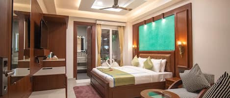 Premium Room, 1 Bedroom, Mountain View, Corner | Egyptian cotton sheets, premium bedding, down comforters, pillowtop beds