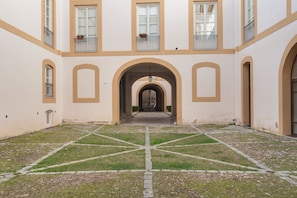 Property grounds - Great Apartment Palazzo Sambuca (Palermo)