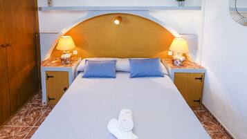 2 slaapkamers, een strijkplank/strijkijzer, gratis wifi, beddengoed