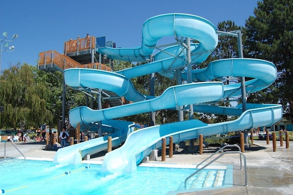 Moses Lake Aquatic Center, located 10 miles away
