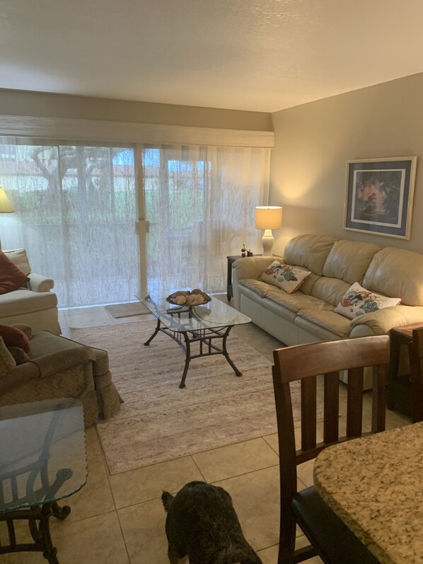 TV - Beautiful ground level resort villa on golf course.. (Fort Pierce)