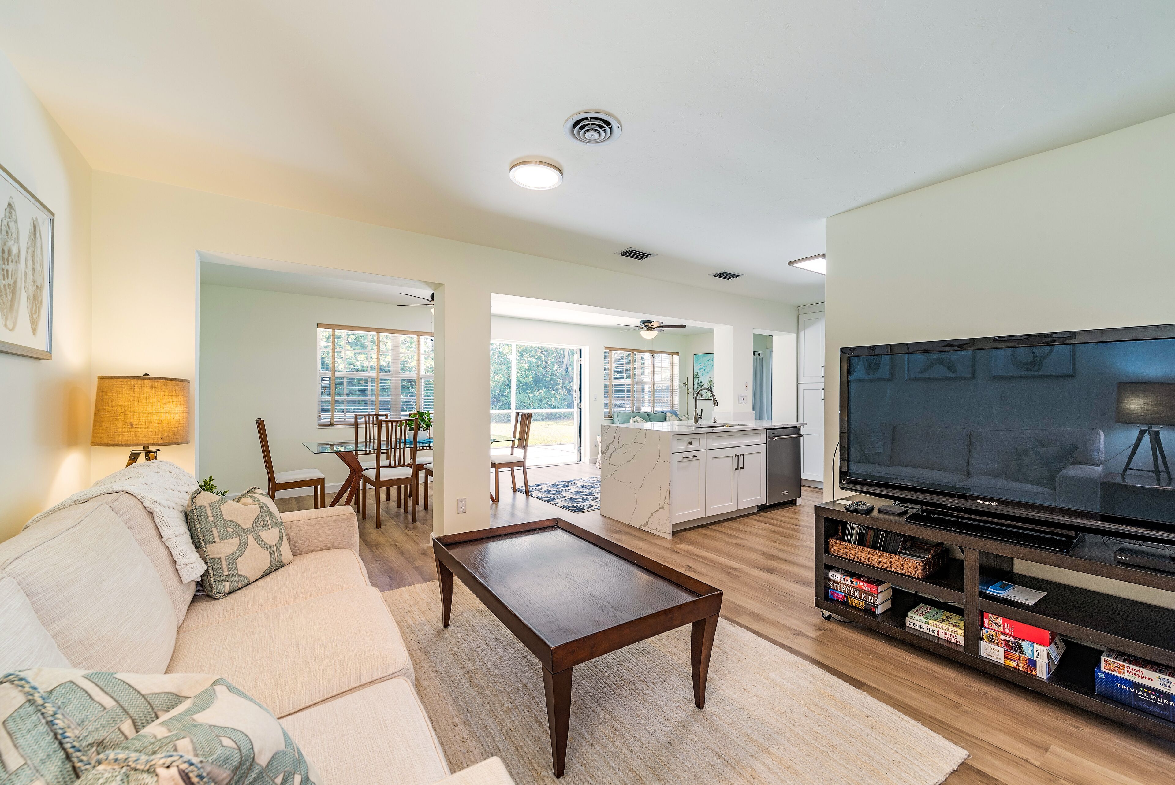 Smart TV, DVD player, video library