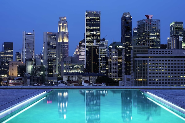 Outdoor pool, pool cabanas (surcharge)
