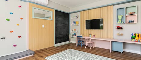 Spielezimmer
