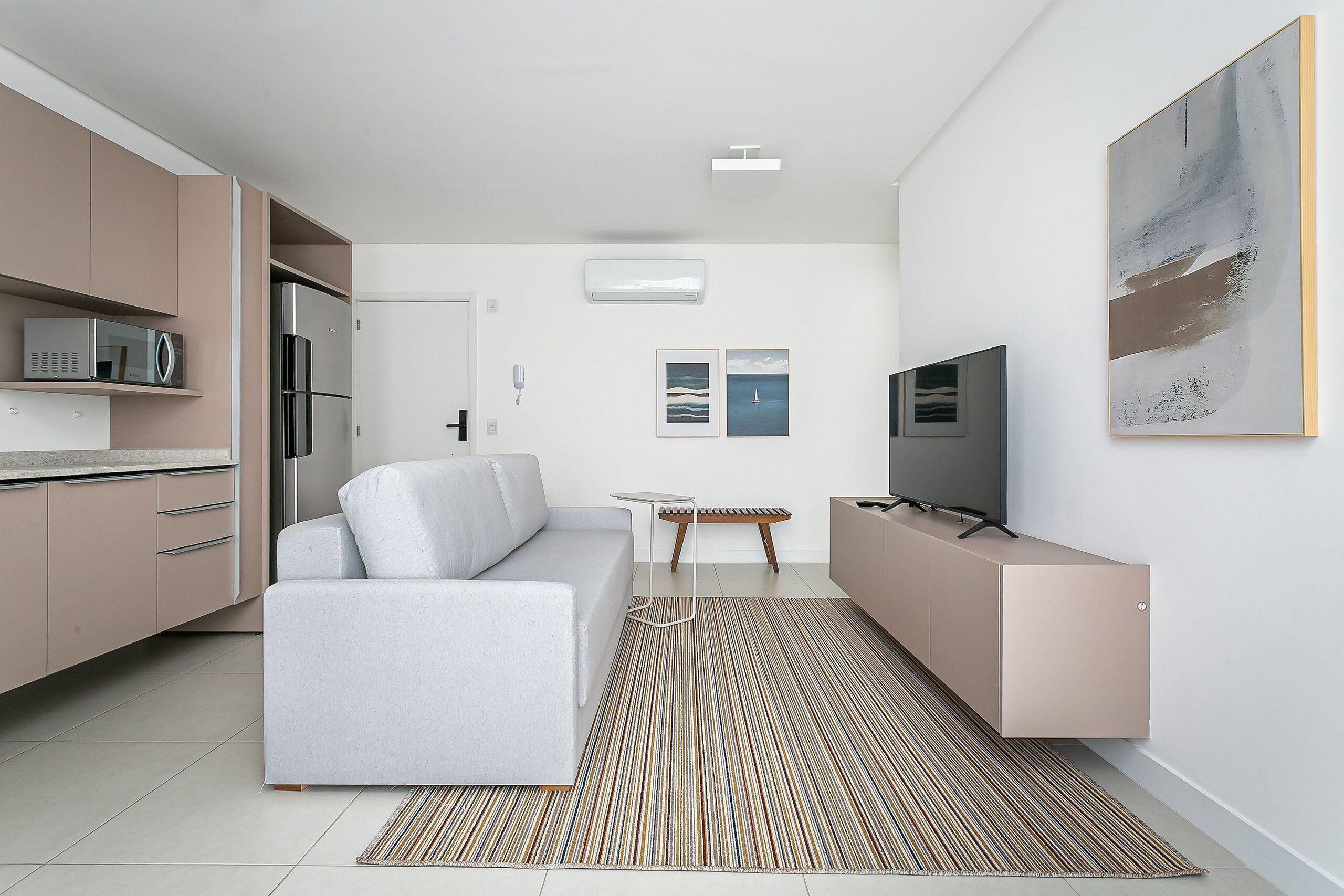 32-inch LCD TV with digital channels, TV