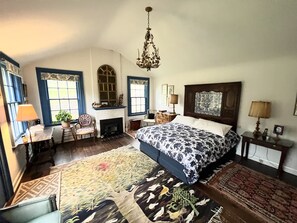 5 Schlafzimmer, Schreibtisch, Bügeleisen/Bügelbrett, kostenloses WLAN