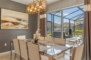 House, Multiple Beds, Hot Tub, Pool View | Dining