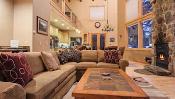 House, Multiple Beds, Patio, Mountain View (Skislope Sanctuary) | Living area | 42-inch flat-screen TV with digital channels, fireplace