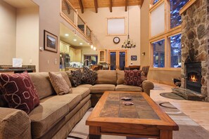 House, Multiple Beds, Patio, Mountain View (Skislope Sanctuary) | Living area | 42-inch flat-screen TV with digital channels, fireplace