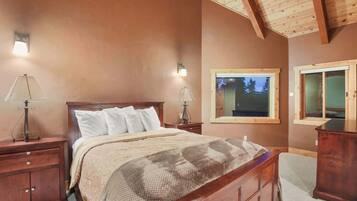 House, Multiple Beds, Patio, Mountain View (Skislope Sanctuary) | 4 bedrooms, individually decorated, individually furnished, free WiFi