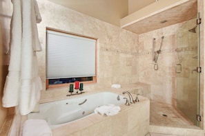 House, Multiple Beds, Patio, Mountain View (Skislope Sanctuary) | Bathroom | Towels - Skislope Sanctuary Close to Outdoor Activities (Truckee)