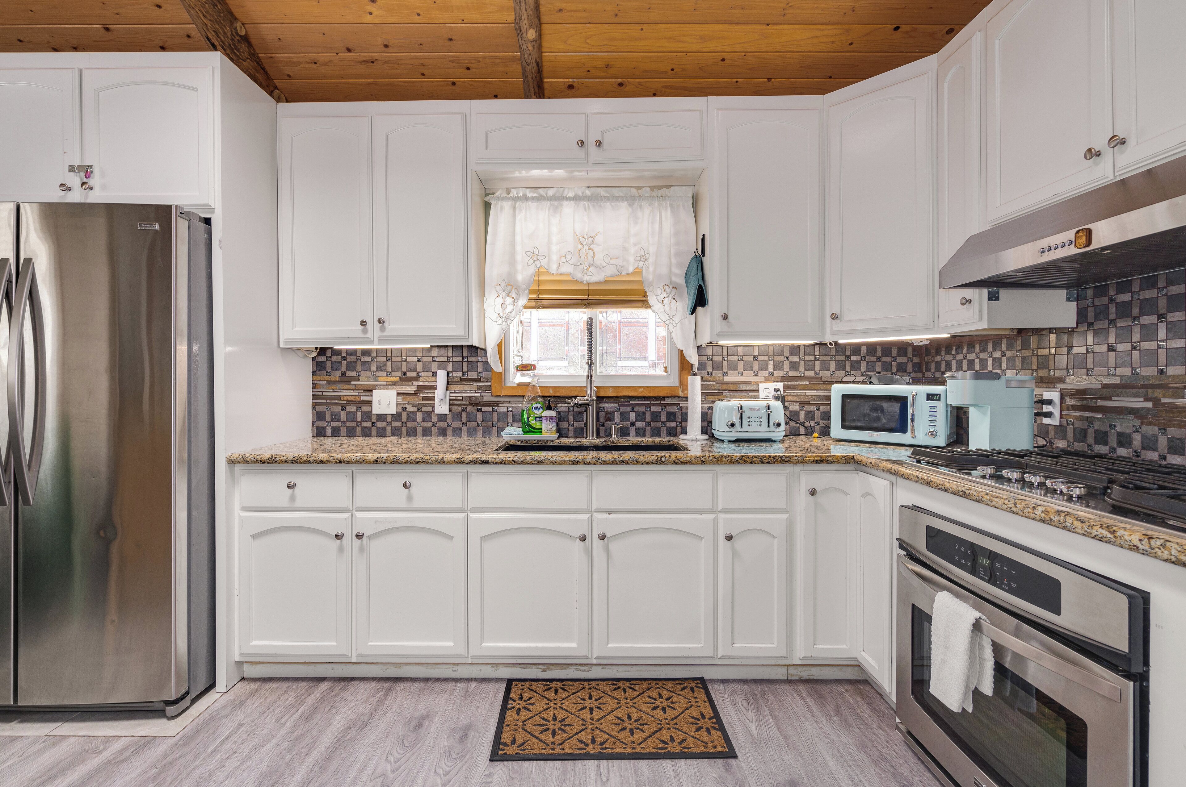Refrigerador, microondas, horno, placa de cocina