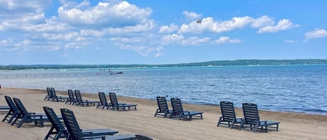 Private beach, white sand, sun-loungers, beach towels