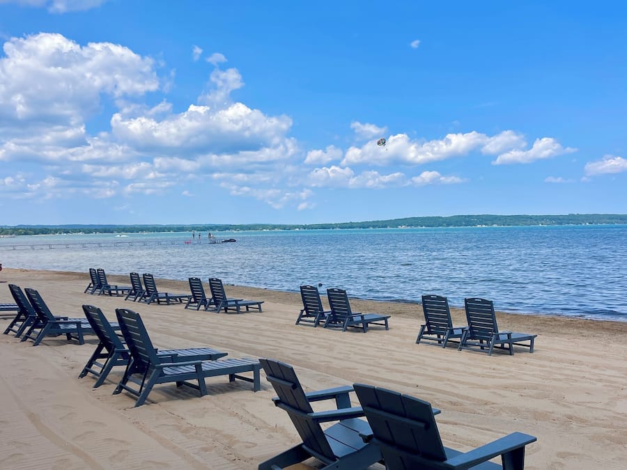 Private beach, white sand, sun loungers, beach towels