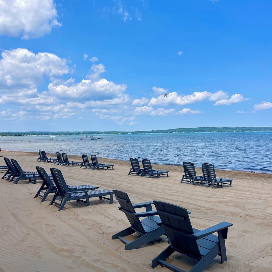 Private beach, white sand, sun loungers, beach towels