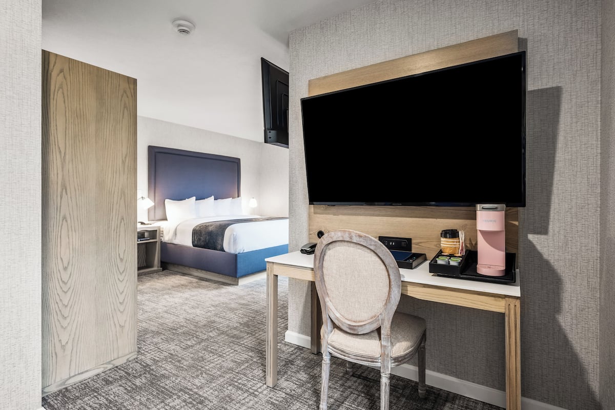 Standard Room, 1 King Bed with Sofa bed, Accessible | Individually furnished, desk, laptop workspace, blackout drapes