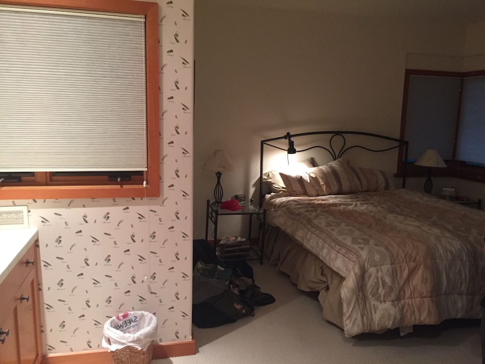 Lakefront home with dock on Flathead Lake, Montana with Guest House