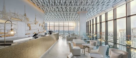 2 間餐廳,供應早餐、午餐和晚餐,國際料理