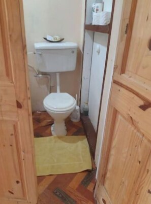 Shower, towels, soap, shampoo