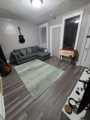 Living area - Comfortable apartments near to Manhattan (Queens)
