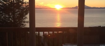 Ocean-view Cabins on the Anchor Point Bluff