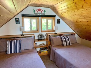 2 Schlafzimmer, Reisekinderbett, kostenloses WLAN, Bettwäsche