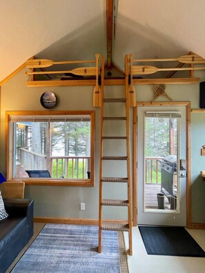 Smart TV, fireplace - Lost Anchor Cabins - Iliamna Cabin (Anchor Point)