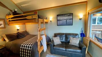 1 bedroom, desk, travel crib, free WiFi