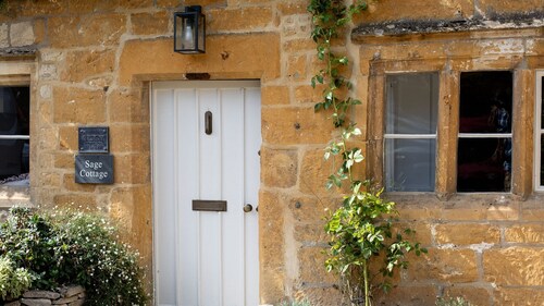 Sage Cottage, Blockley - sleeps 6 guests in 3 bedrooms