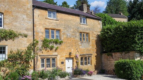 Sage Cottage, Blockley - sleeps 6 guests in 3 bedrooms