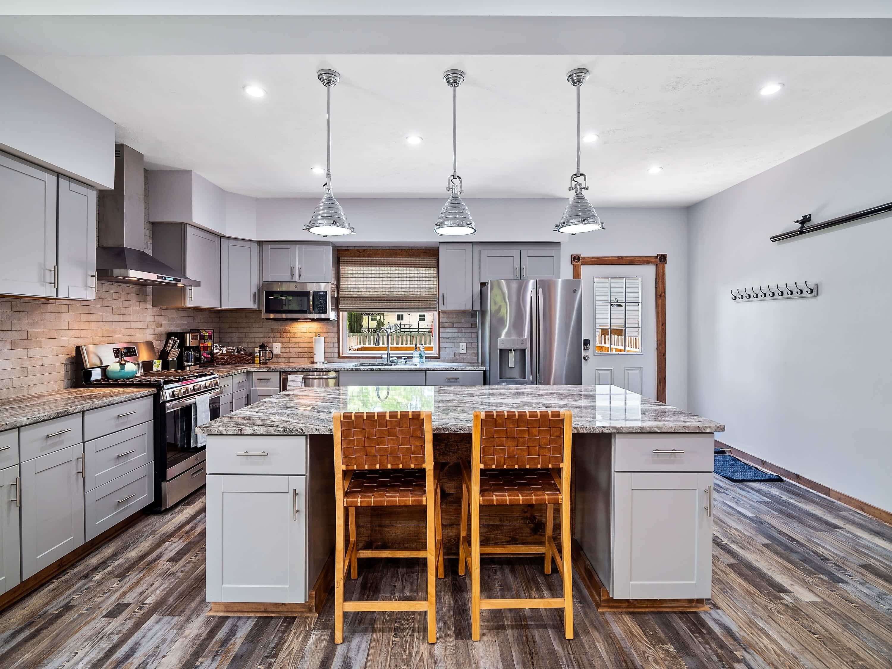 雪櫃、微波爐、焗爐、爐具