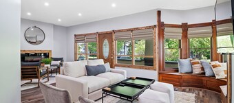 Wine Country Escape - Hot Tub - Sleeps 12