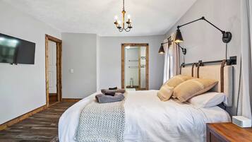 5 間睡房、書桌、熨斗/熨衫板、可攜式嬰兒床