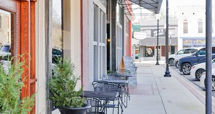 Historic Downtown Oxford 3BR/2BA w/King