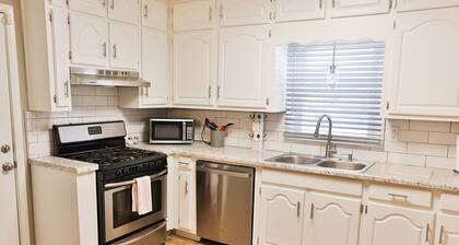 Historic Downtown Oxford 3BR/2BA w/King