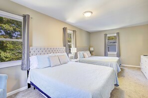 3 bedrooms, desk, iron/ironing board, free WiFi