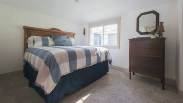 3 bedrooms, iron/ironing board, travel crib, WiFi