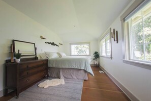 3 habitaciones, tabla de planchar con plancha, cuna de viaje y wifi 